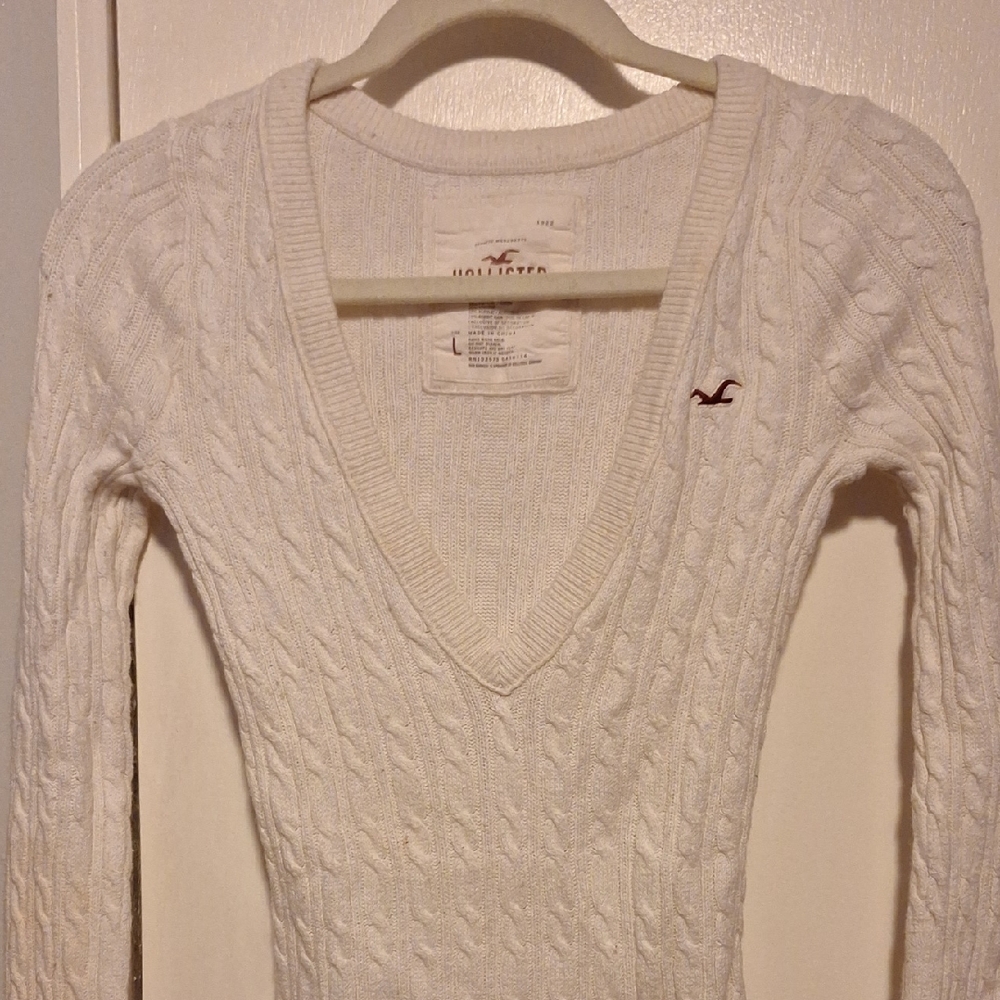 Hollister Cream Cable V-Neck Sweater with Embroidered Logo
